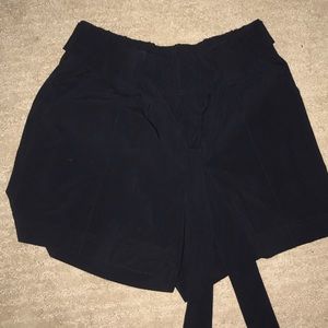 Athletica shorts with tie belt